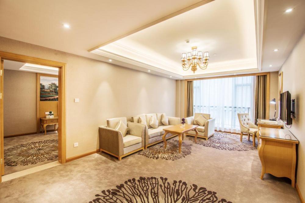 Vienna Hotel Foshan Airport Exterior foto